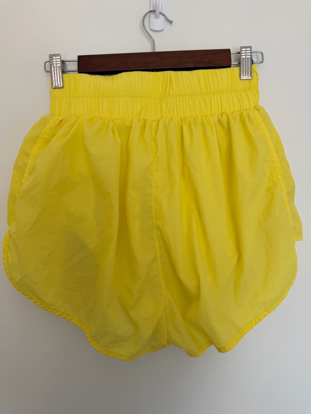 Daily Drills Bright Yellow Run Shorts Size Medium - Picture 7 of 8